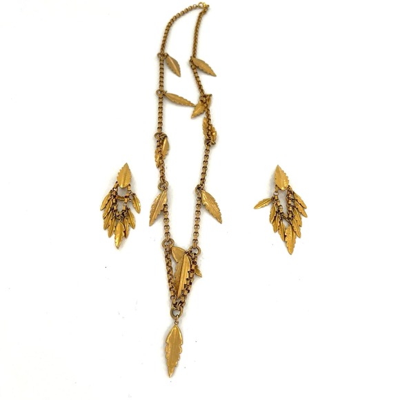Carol Dauplaise gold tone women’s necklace and earrings set
